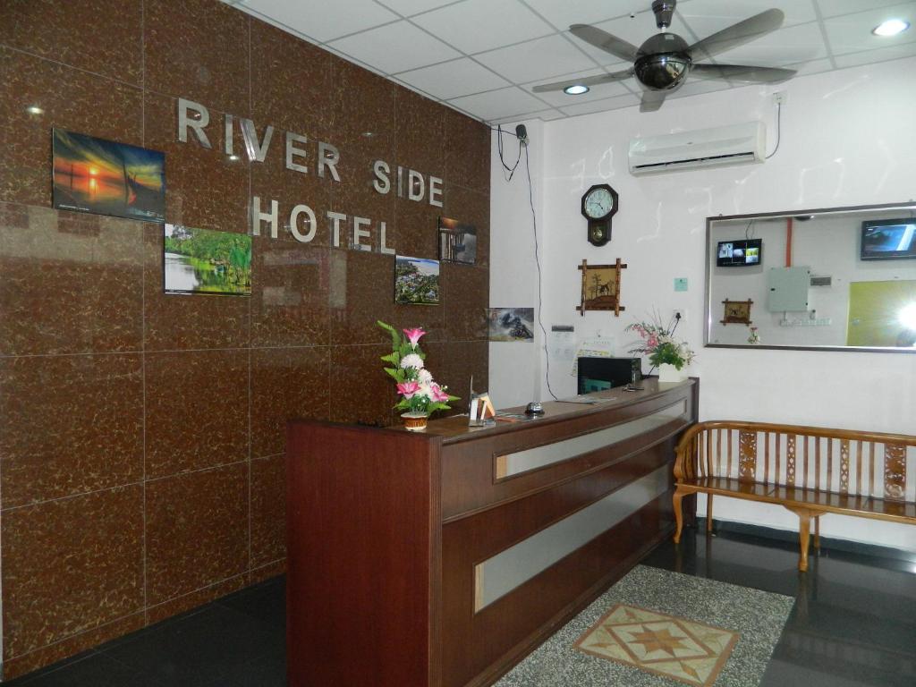 River Side Hotel Мерсинг Экстерьер фото