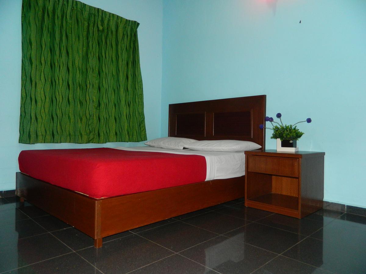 River Side Hotel Мерсинг Номер фото